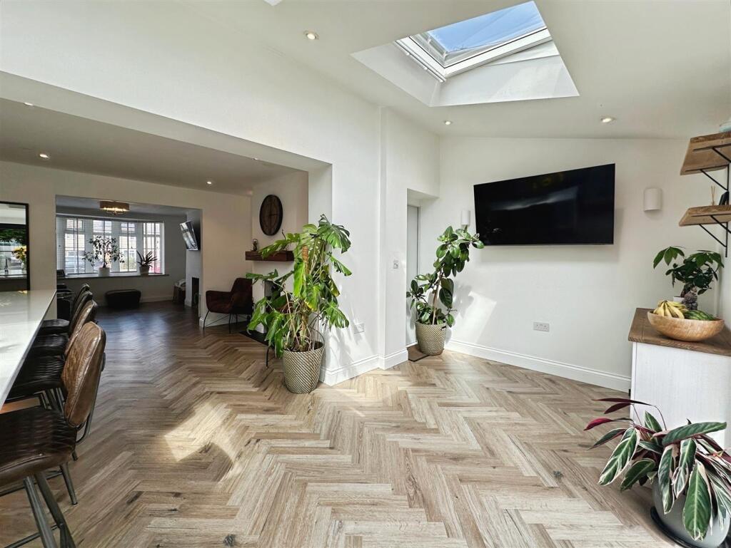 2eb979b9--4601-8B9D-FC532C489760-61268-000013EA9CC