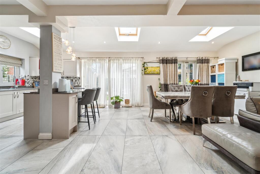 Living/Dining Kitchen