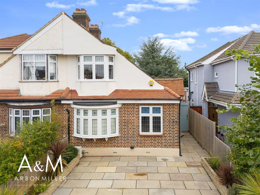 Woodville Gardens, Barkingside