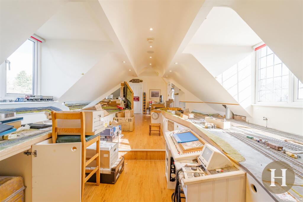 Hadleigh Estate Agents-56.jpg