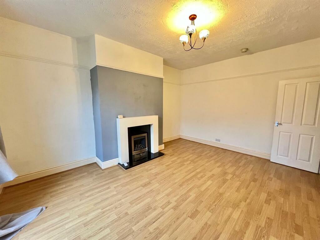 Bramleys Estate Agents - 14 Church Avenue (9).jpg