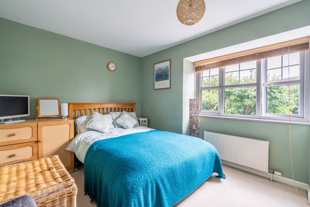 manor farm close-19.jpg