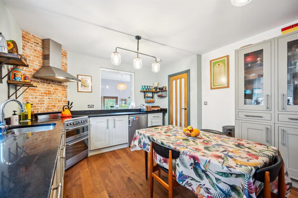 Kitchen-Diner towards Garden Room.jpg