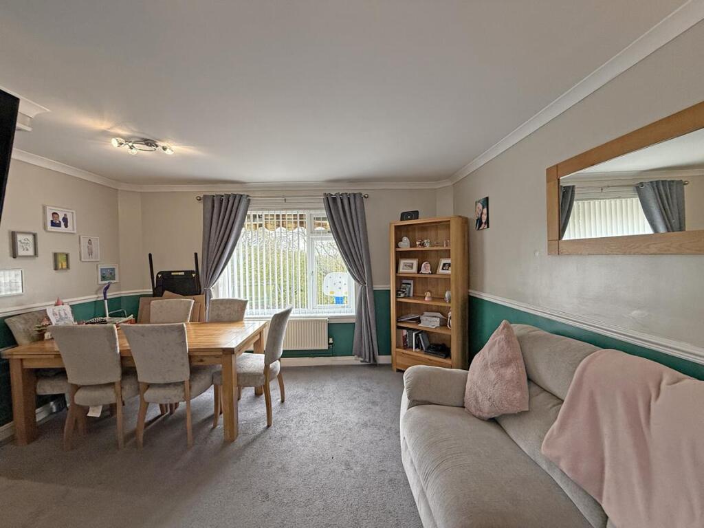 Bramfield Place 20 - Lounge Dining Room 3.jpg