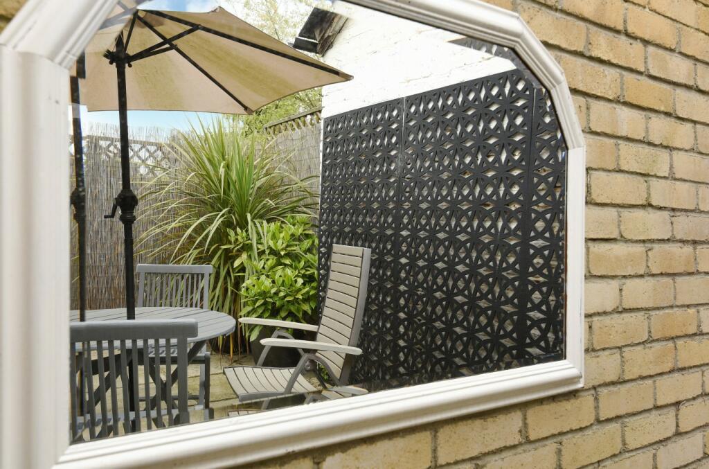 Courtyard garden