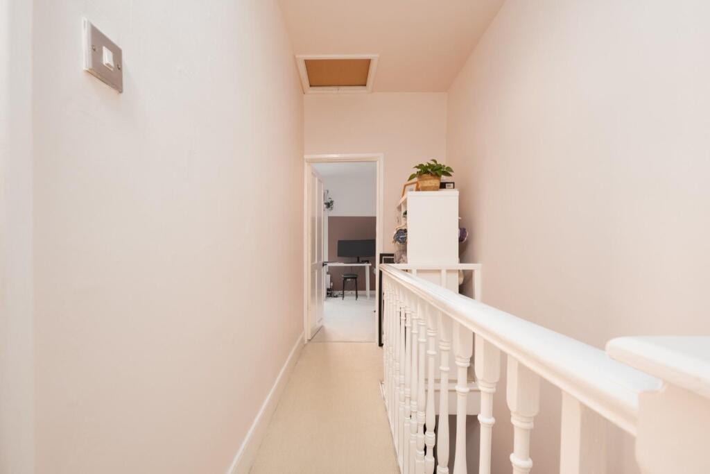 31 Battersea Road, BS5--13.jpg