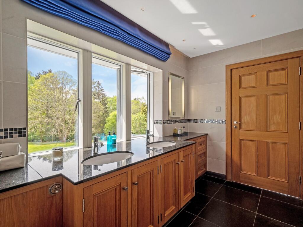 Ensuite