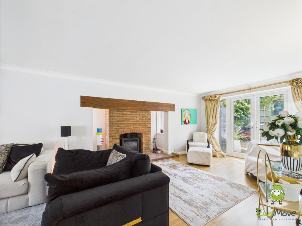 CAM03778G0-PR0239-STILL005