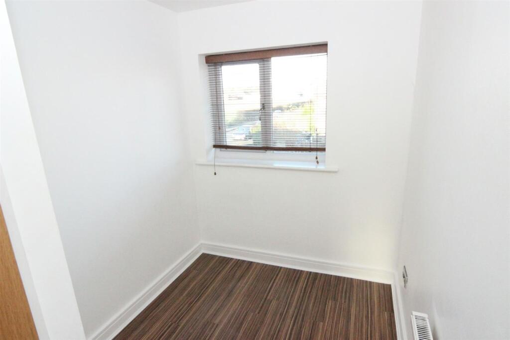 Bedroom 3.jpg