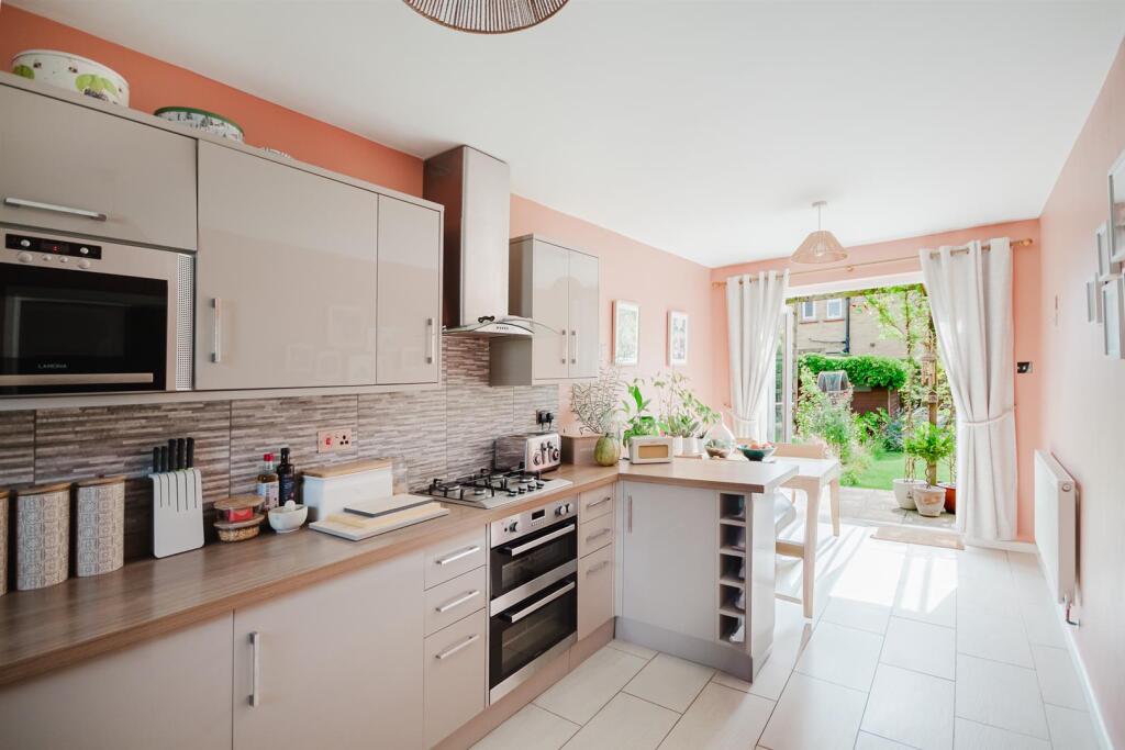 32 Oxford Square 4.jpg