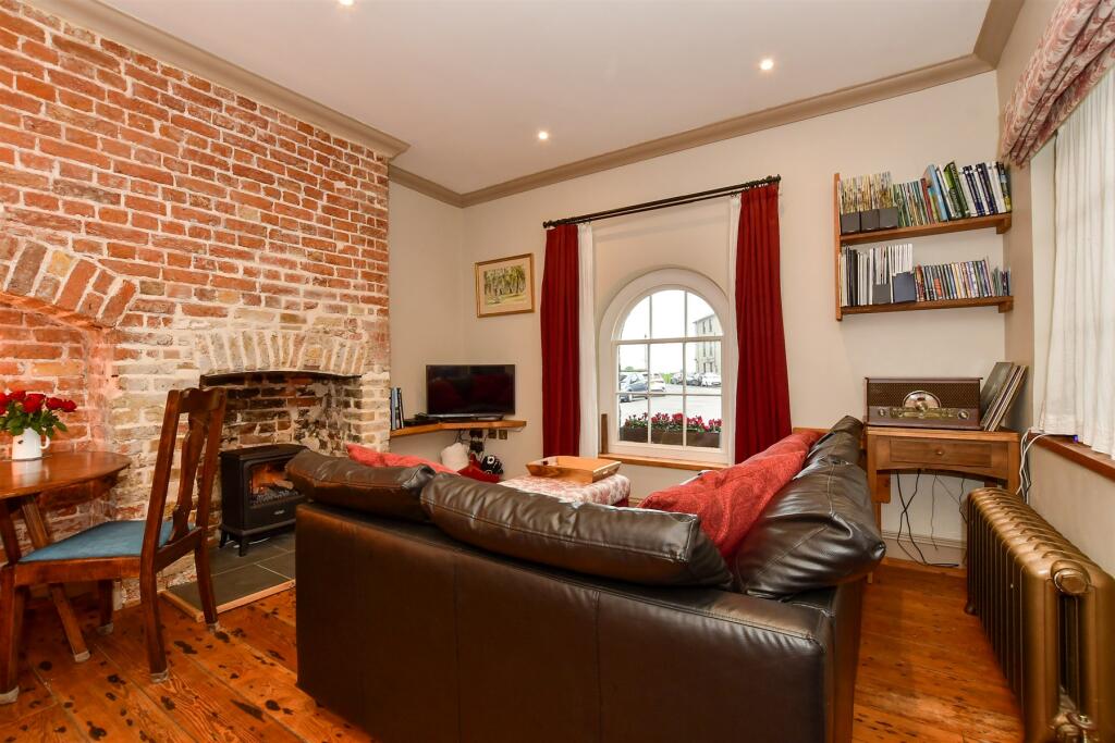 Kitchen/ Living Area