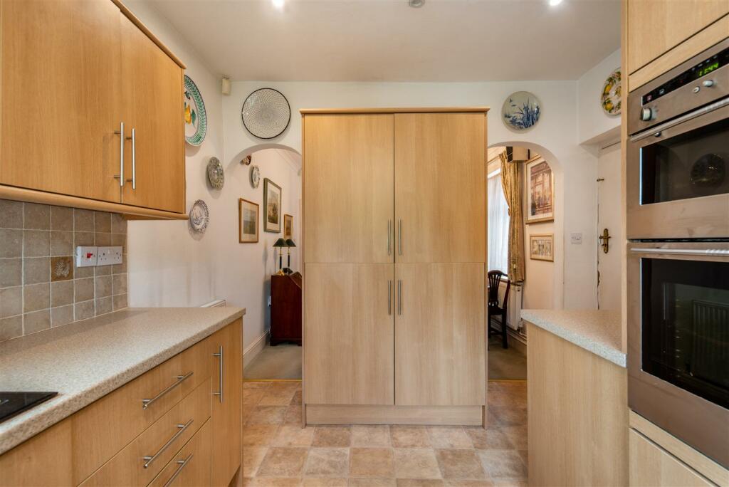 8602458-interior27.jpg