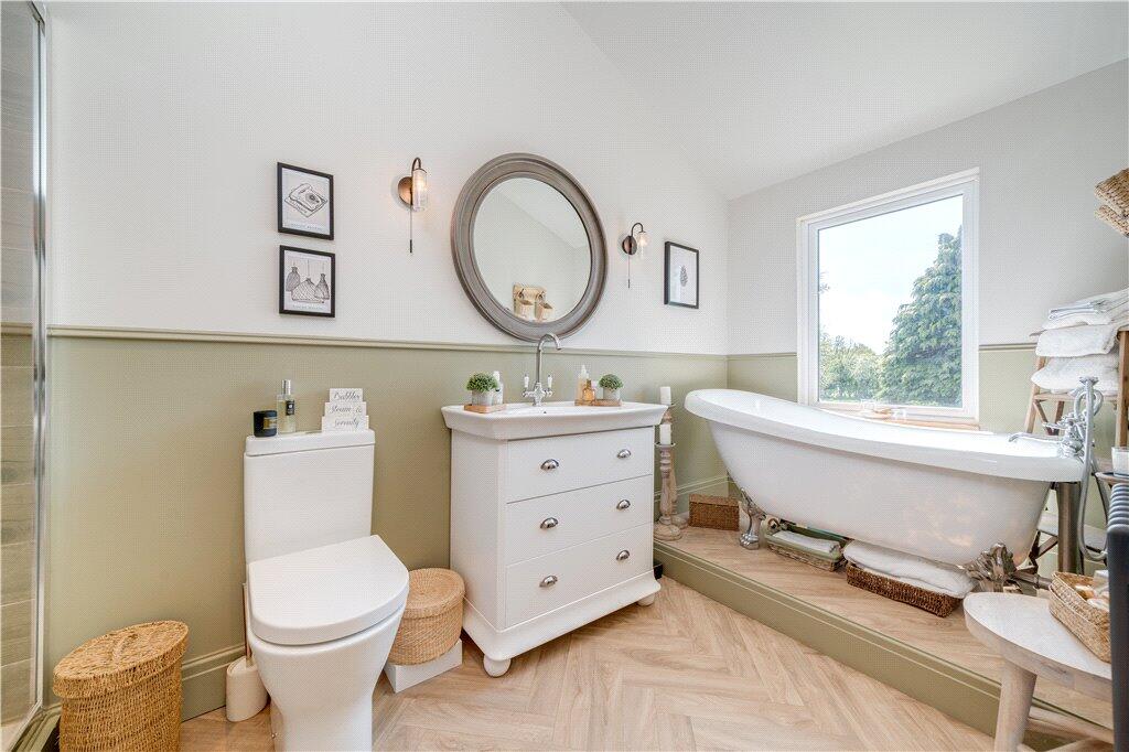 Master En-Suite