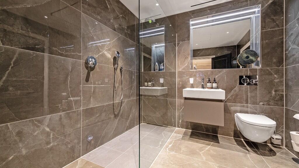 Third ensuite