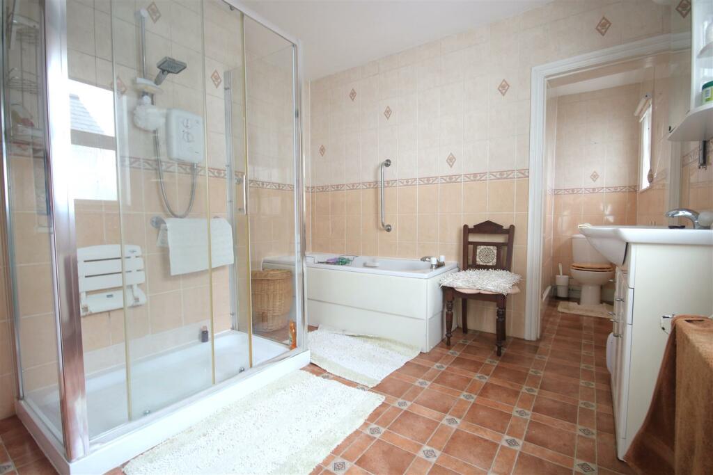 bath1.JPG