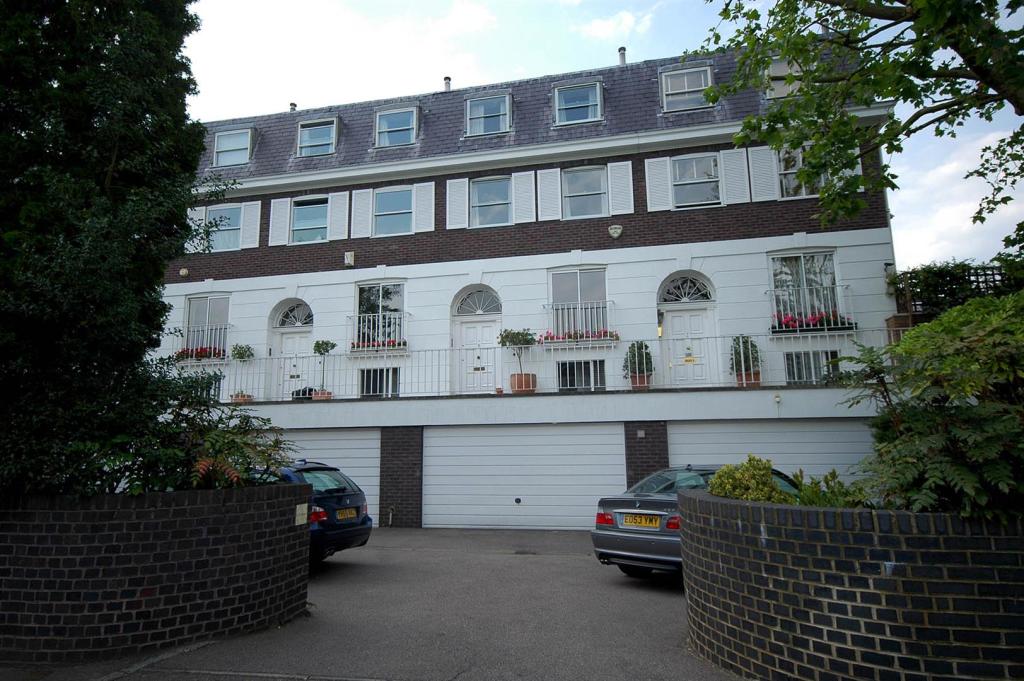 6 Millfield Lane- Exterior.jpg