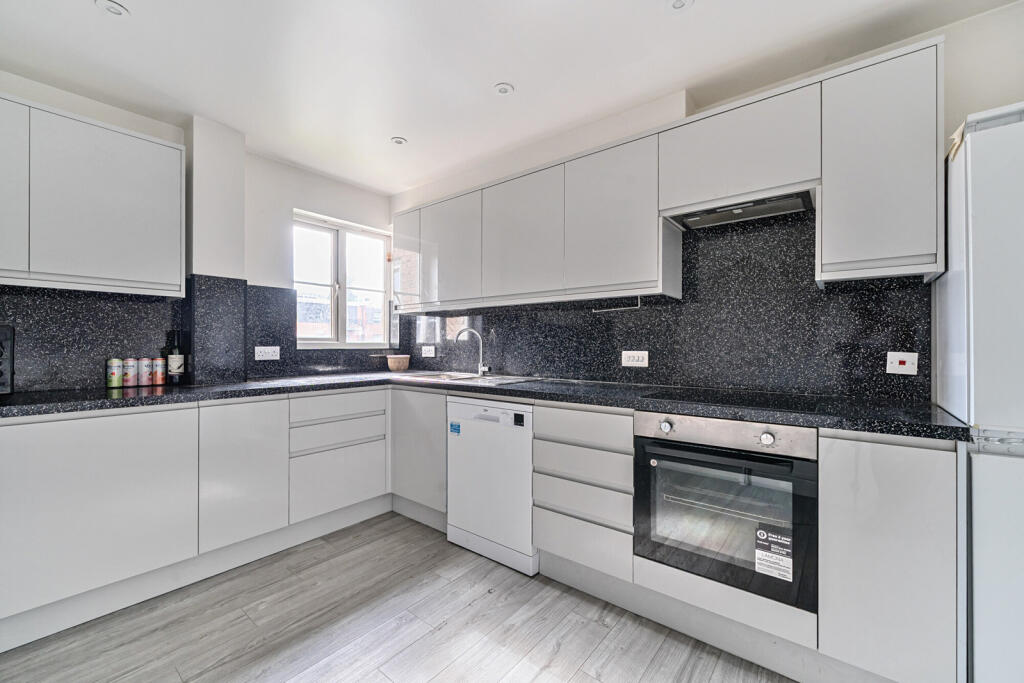 1332594-8-688b98e...