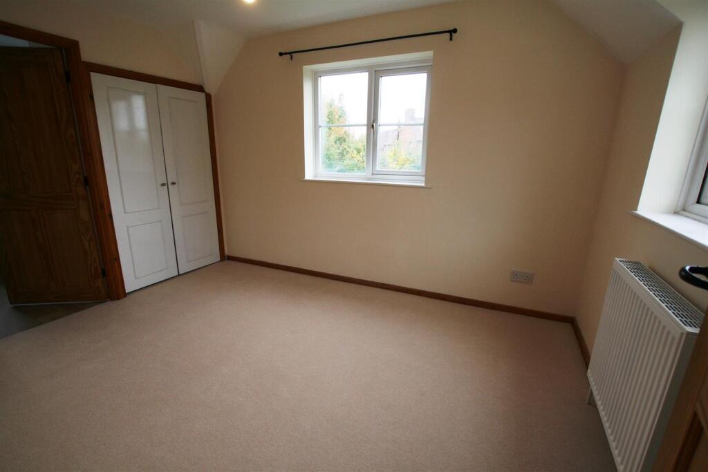 ferncottage,bed1.JPG