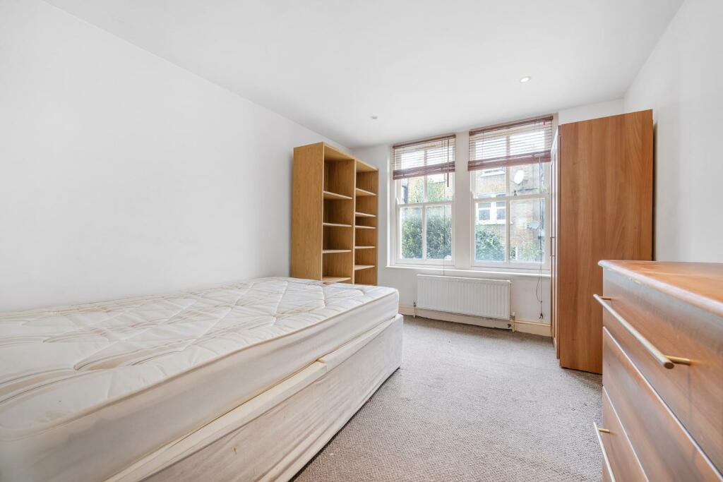 Bedroom 1.jpg