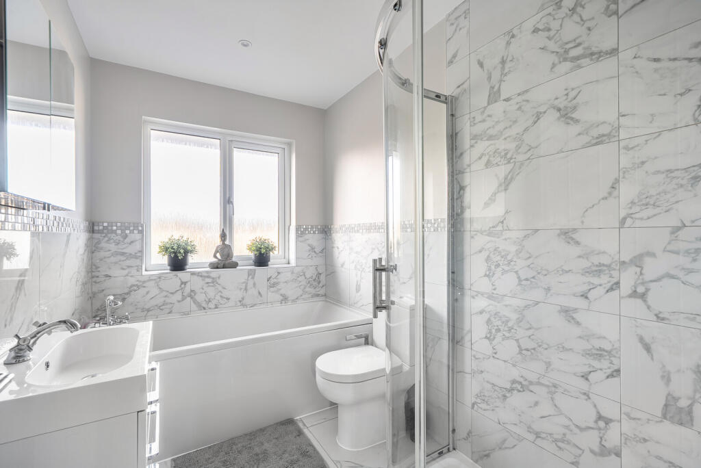 1385319-21-692eda...