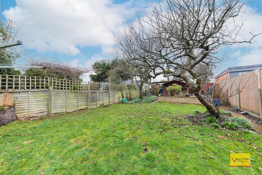 Garden- Onslow Gardens, Winchmore Hill, London, N2