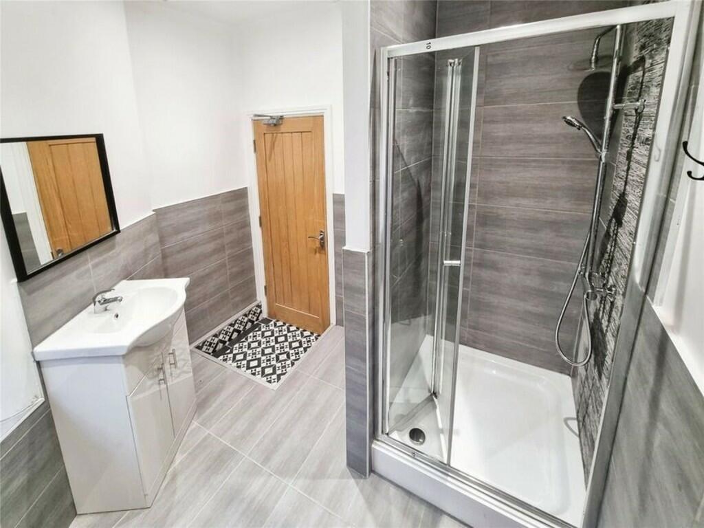 room 11 shower