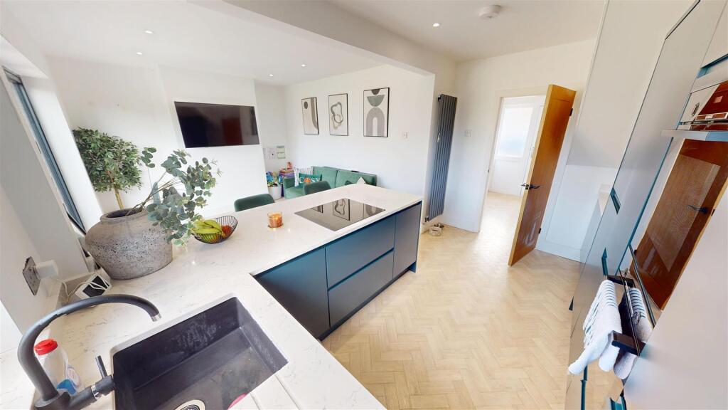 Heron Grove Kitchen Diner