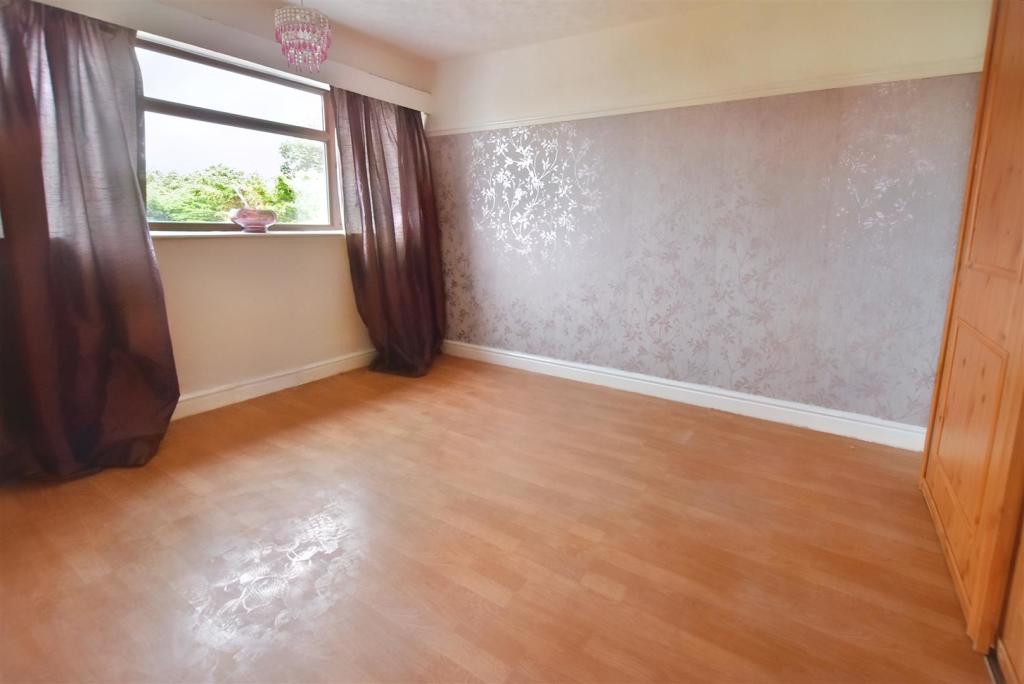 Bedroom 1.jpg