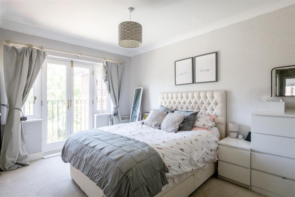 6 Whitebeam Court-10.jpg