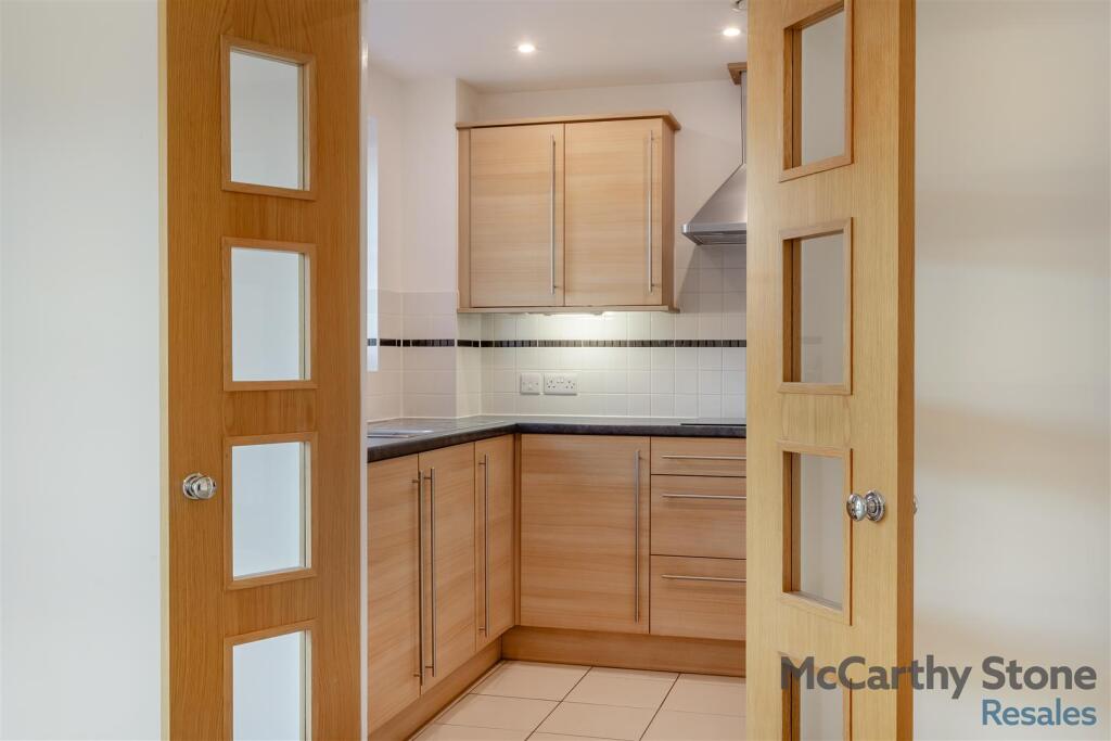 8673476-interior03.jpg