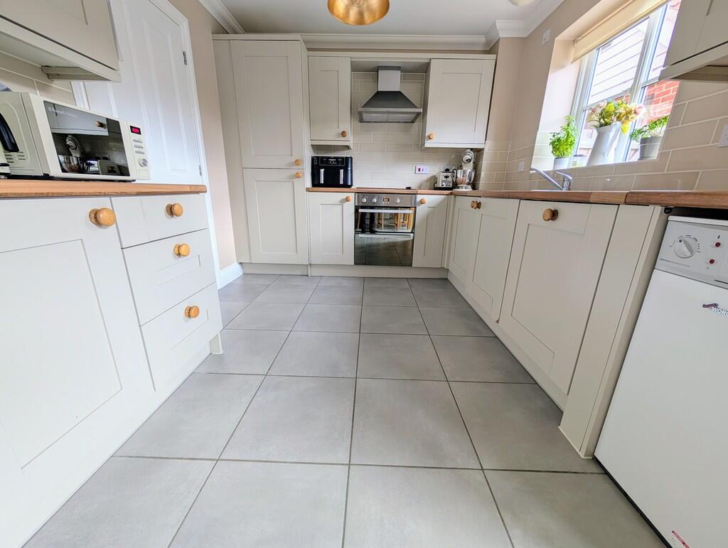 PXL_20241016_1036...