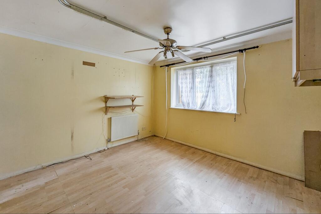 8 Pool Court, Catford, London,  SE6 3JQ