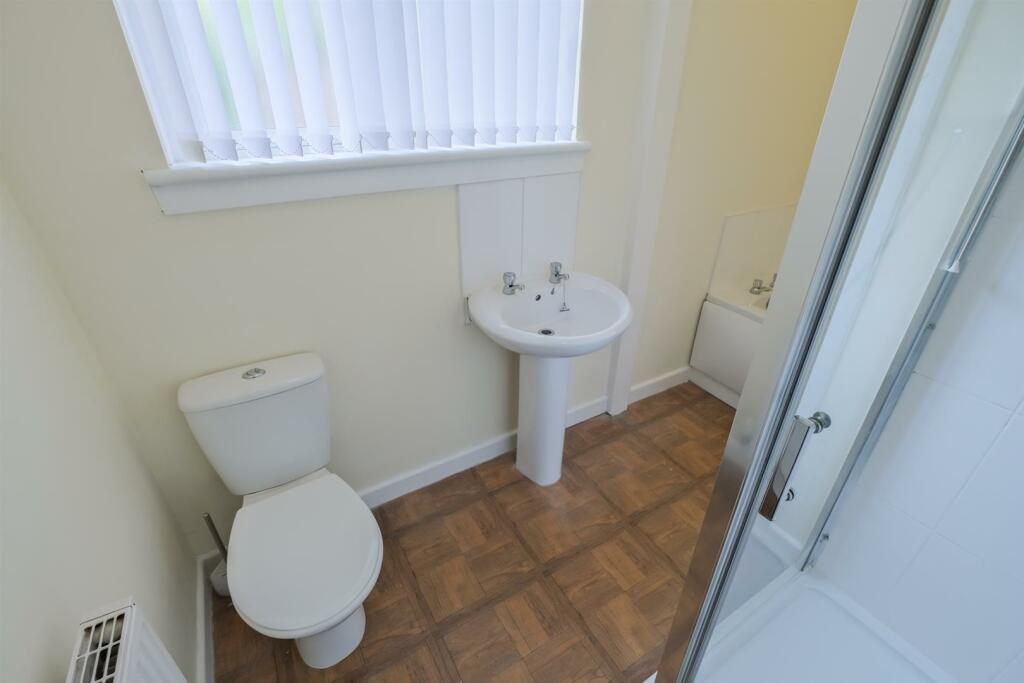 010-8 Lawhill Rd Law ML8 5JQ.jpg
