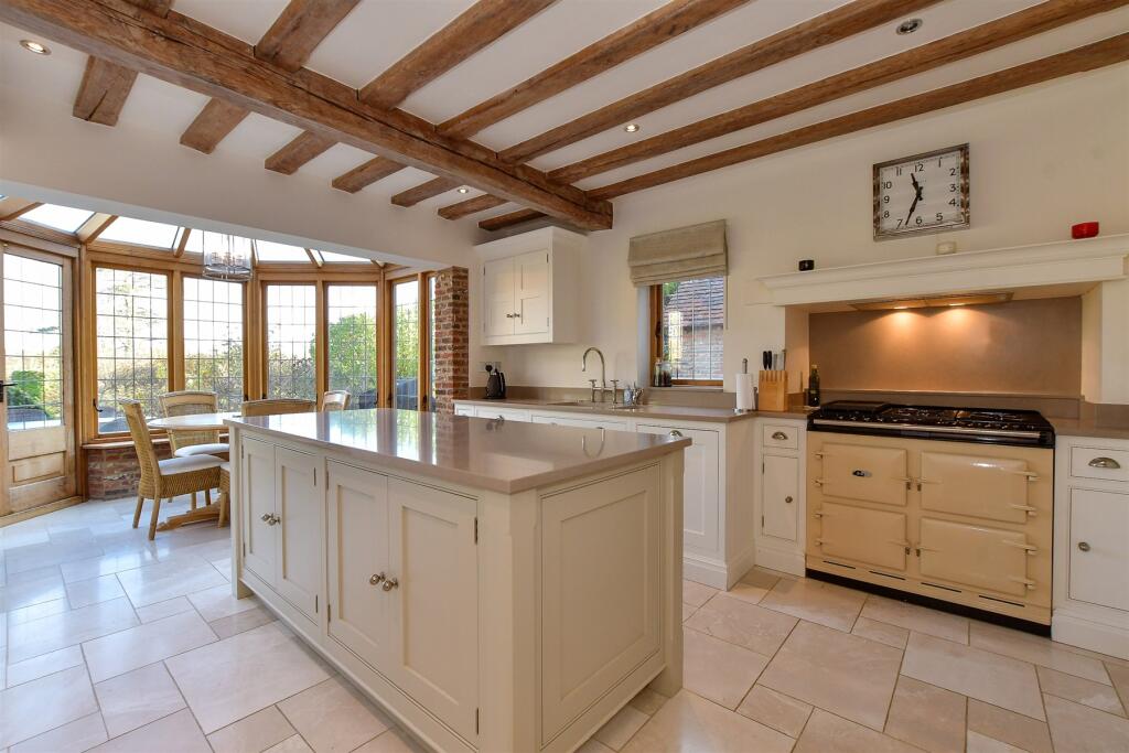 Kitchen/Breakfast Area