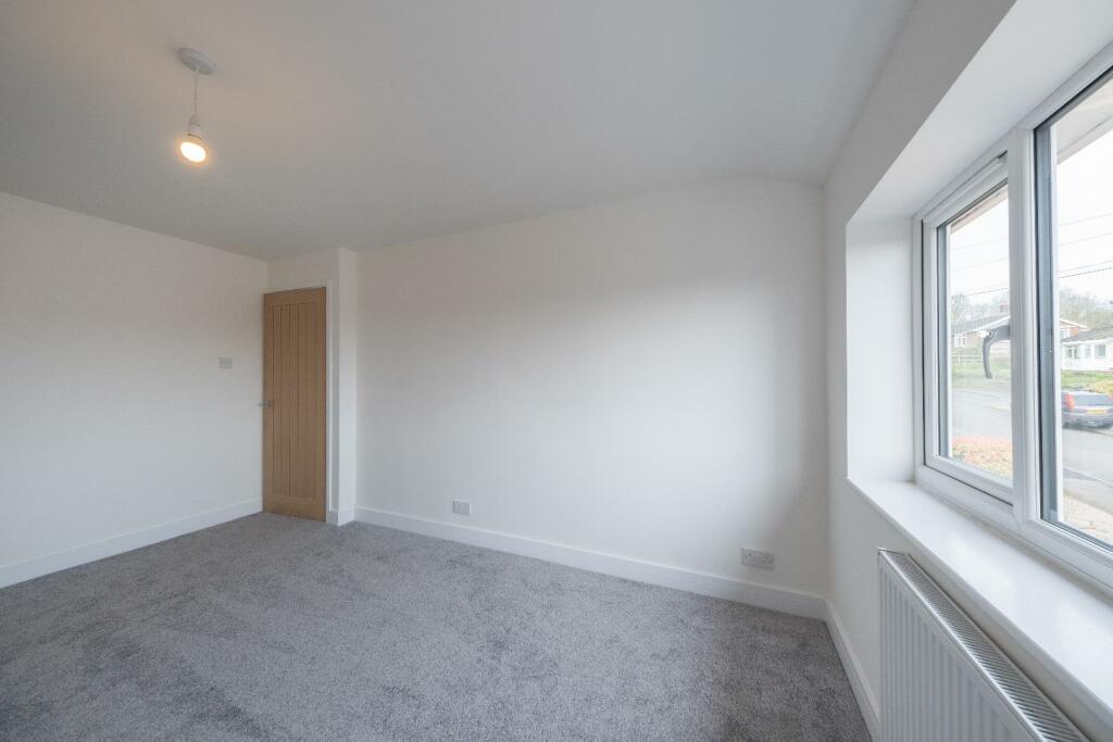 23 Oathills Drive-015.jpg