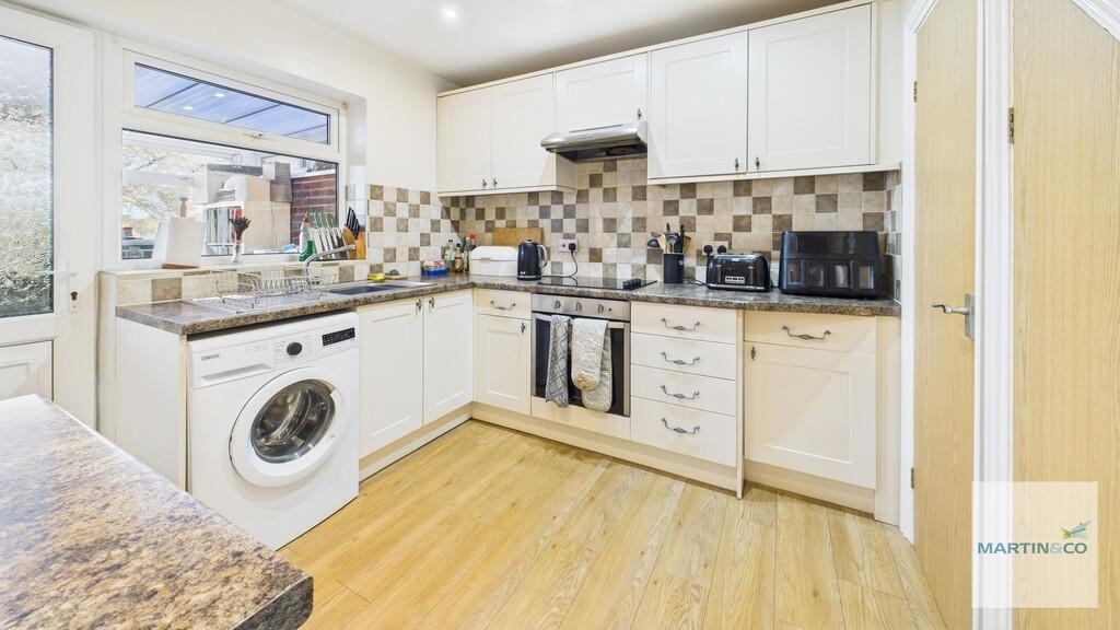 CAM03663G0-PR0215...