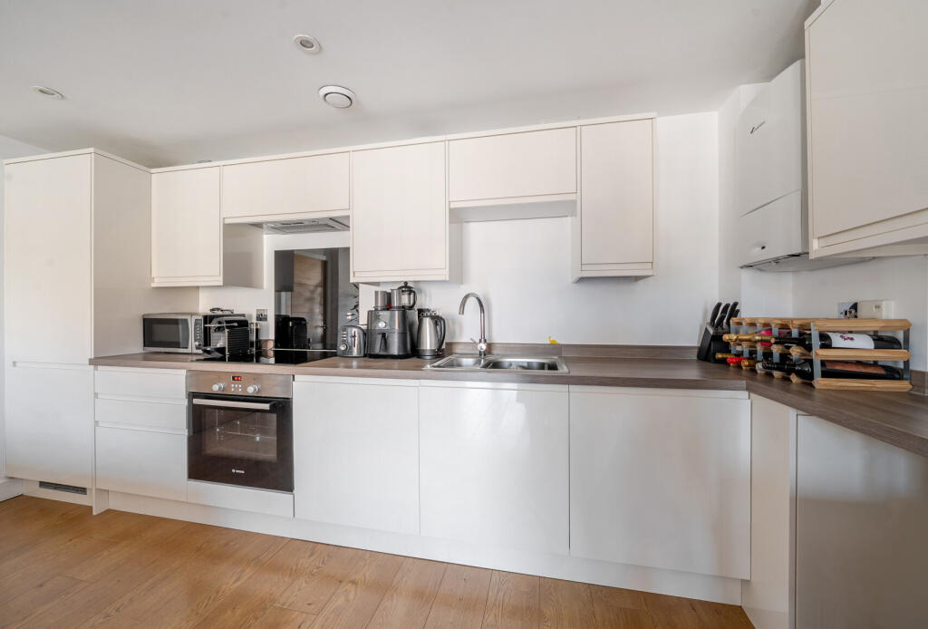 1364990-11-68e7b9...