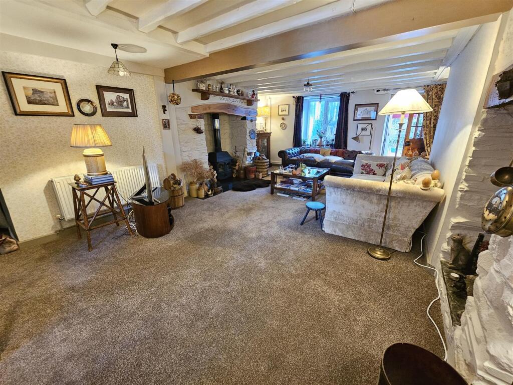 Sitting Room.jpg