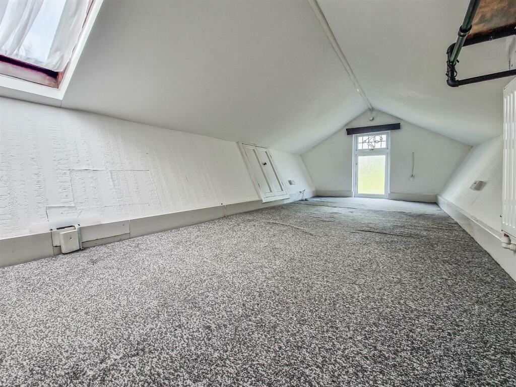 usuable workspace (unofficial loft room).jpg