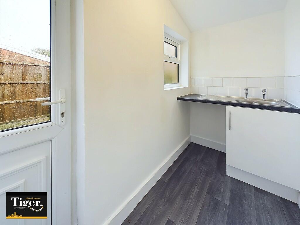 CAM02176G0-PR0389...