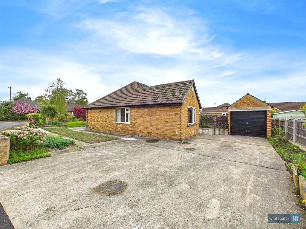 Driveway/Garage