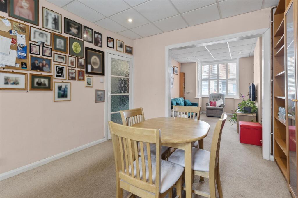 dining room #4.jpg