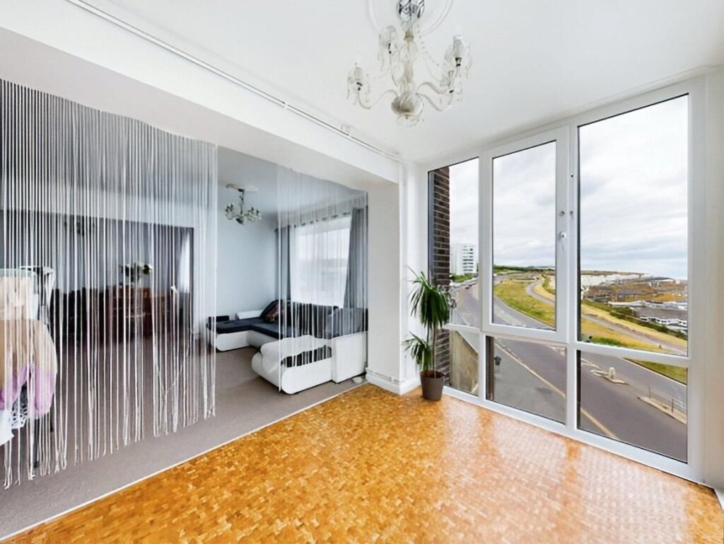 Living Room / Dining