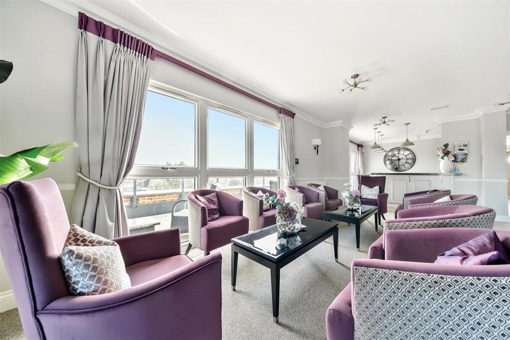 Owners Lounge 2.jpg