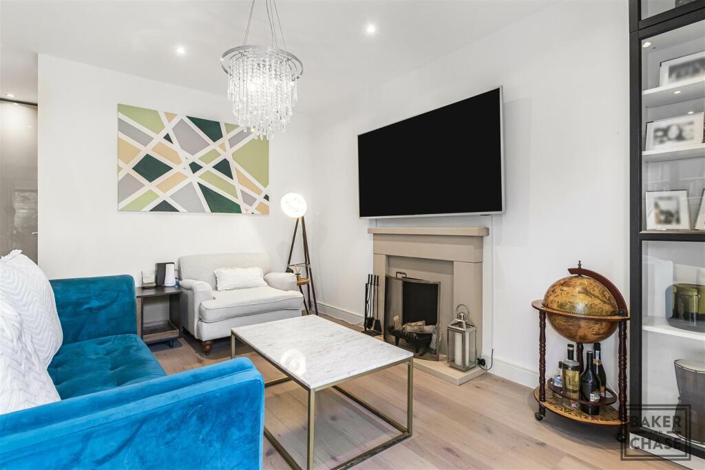 Kitchen / Lounge (Open-Plan)