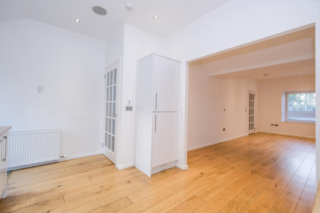 Diningroom and Kitchen alternative view