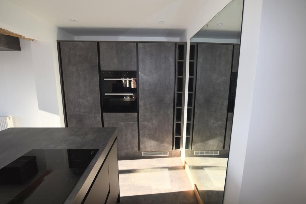 14 Huntingbrooke oven