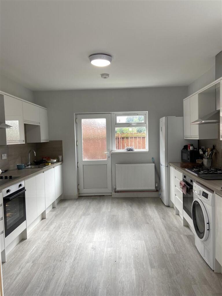 Kitchen 1.5.JPG