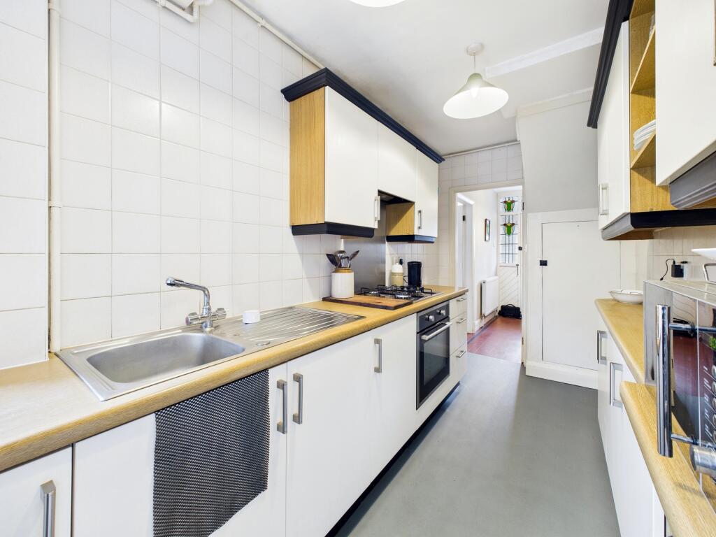 CAM05192G0-PR0177-STILL009