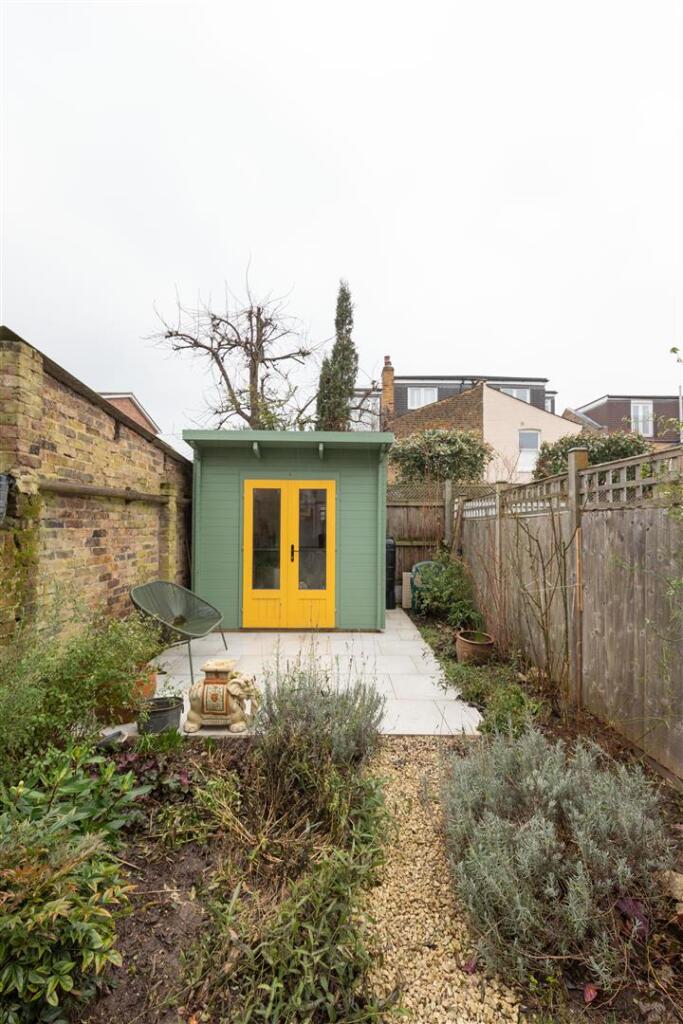 Spratt Hall Road E11